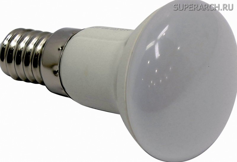 ¿Cuál es la base de una lámpara incandescente normal?